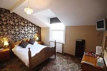 Warrens 4* York